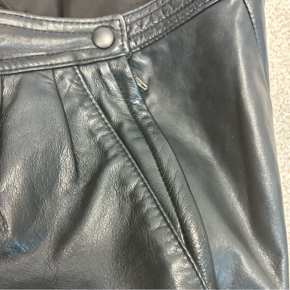Danier leather vintage black leather V waist pleated pants - Picture 5 of 13